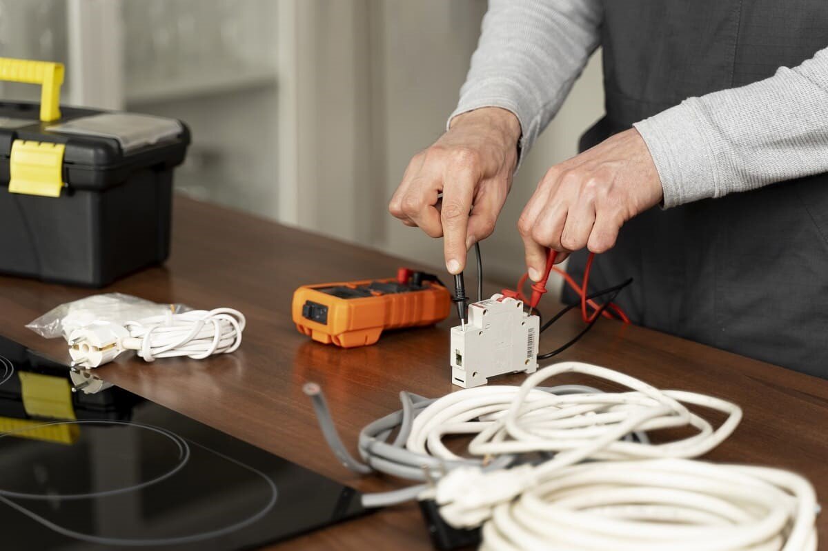 trabajo-de-electricista-en-california-3